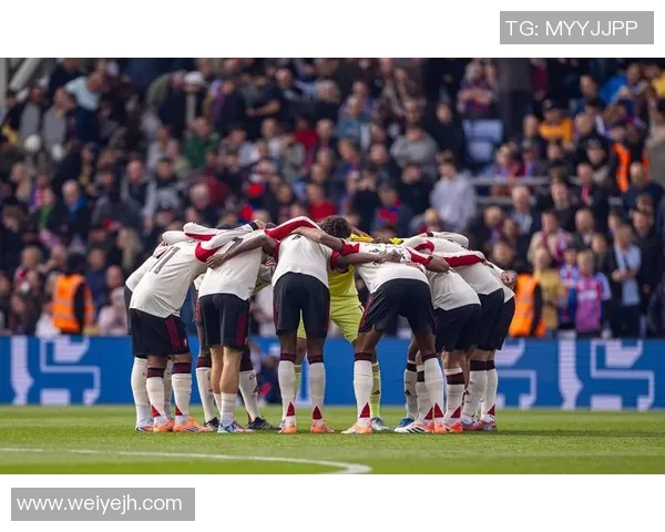 韩国当家足球明星因伤缺席重要赛事球迷心碎期待早日复出