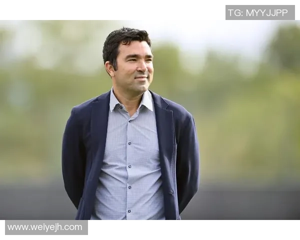 荷兰足球传奇球星全景回顾及其辉煌成就分析